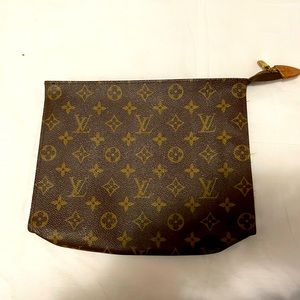 LOUIS VUITTON VINTAGE MONOGRAM CANVAS TOILETRY 26 POUCH